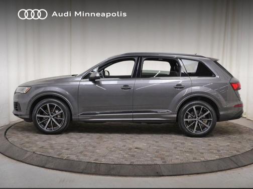 Samurai Gray Metallic 2023 Audi Q7 55 Premium Plus
