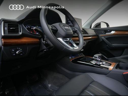 2023 Audi Q5 45 S line Premium