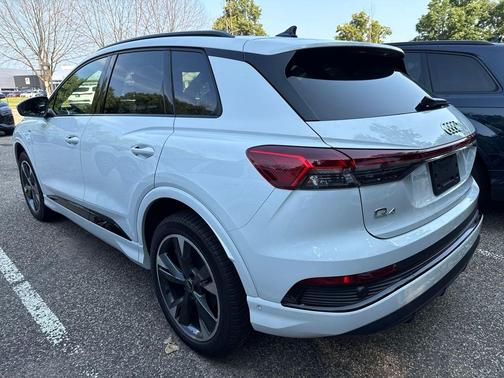 Glacier White Metallic 2023 Audi Q4 e-tron Premium Plus 50 quattro
