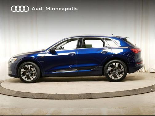 2022 Audi e-tron Premium