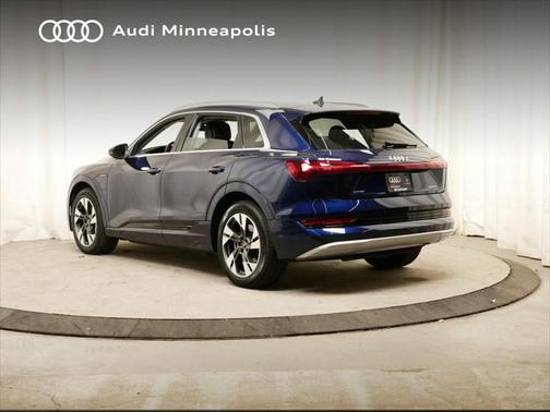 2022 Audi e-tron Premium