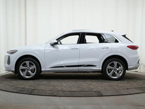 2025 Audi Q5 Premium Plus TFSI quattro S tronic