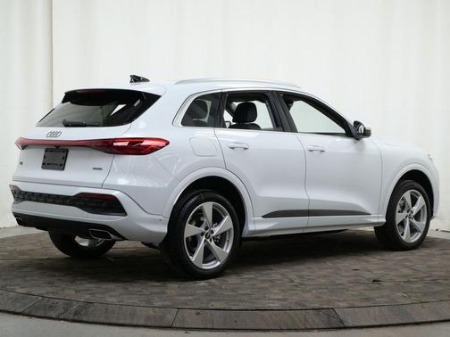 2025 Audi Q5 Premium Plus TFSI quattro S tronic