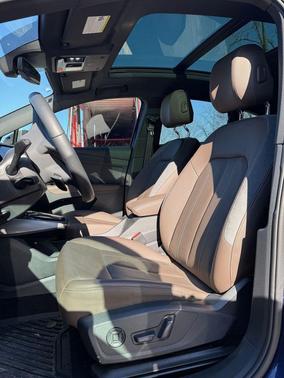 2022 Audi e-tron Premium Plus