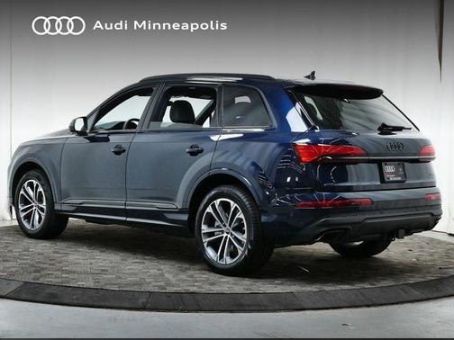 2025 Audi Q7 45 Premium Plus