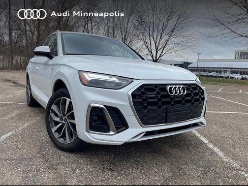 Glacier White Metallic 2023 Audi Q5 45 S line Premium Plus