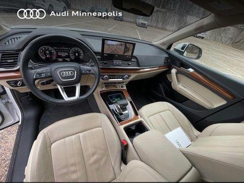 Glacier White Metallic 2023 Audi Q5 45 S line Premium Plus