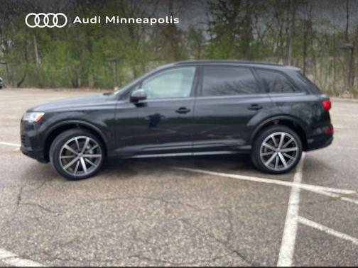 Mythos Black Metallic 2023 Audi Q7 55 Premium Plus