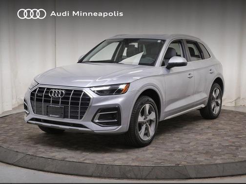 Florett Silver Metallic 2023 Audi Q5 40 Premium Plus