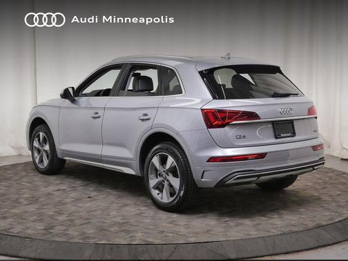 Florett Silver Metallic 2023 Audi Q5 40 Premium Plus