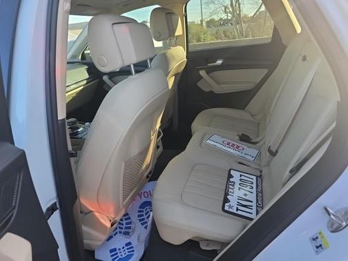 2023 Audi Q5 45 S line Premium Plus