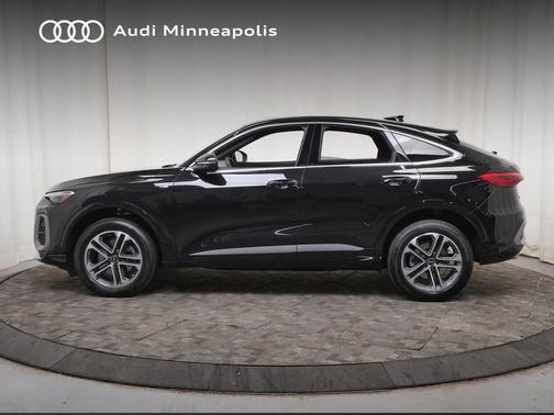 Mythos Black Metallic 2025 Audi Q5 Premium TFSI quattro S tronic