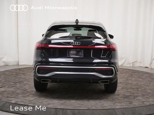 Mythos Black Metallic 2025 Audi Q5 Premium TFSI quattro S tronic