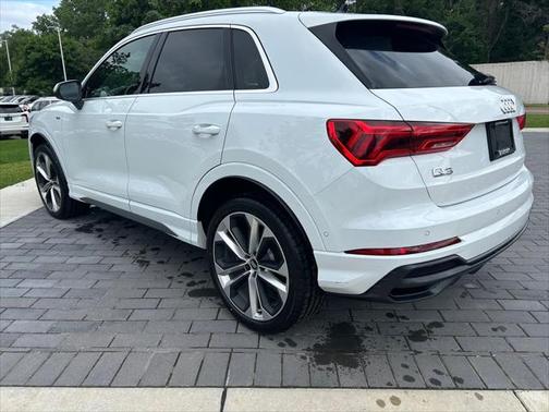 2020 Audi Q3 45 S line Prestige