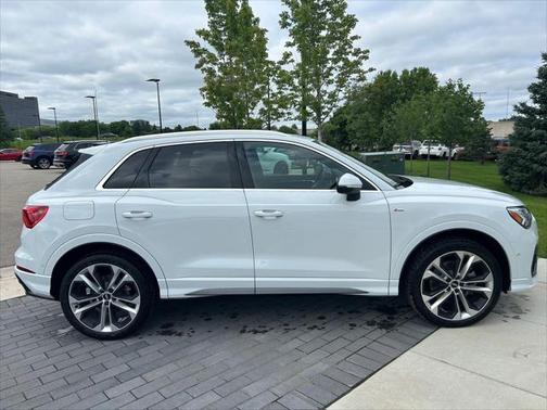 2020 Audi Q3 45 S line Prestige