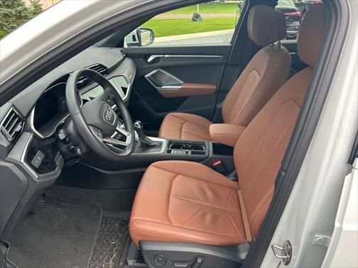 2020 Audi Q3 45 S line Prestige