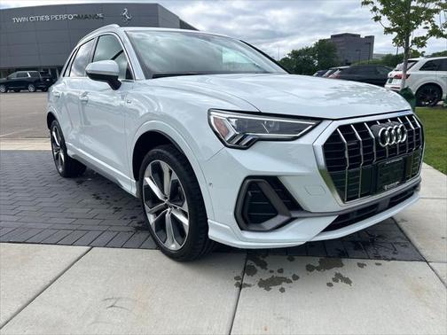 2020 Audi Q3 45 S line Prestige