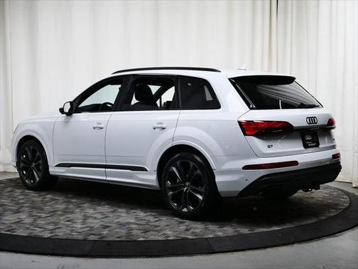 2025 Audi Q7 55 Premium Plus