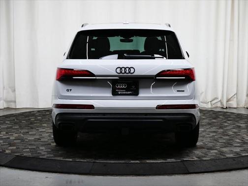 2025 Audi Q7 55 Premium Plus