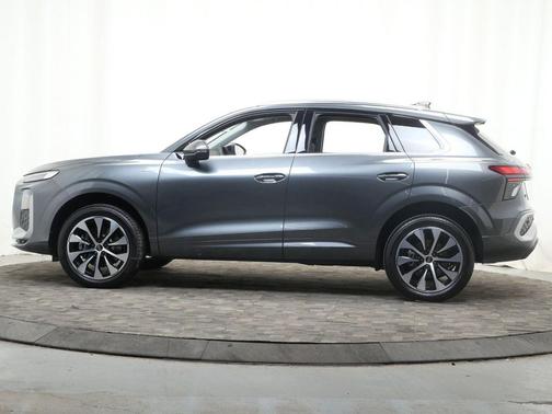 Daytona Gray Pearl Effect 2026 Audi Q3 TFSI quattro S tronic