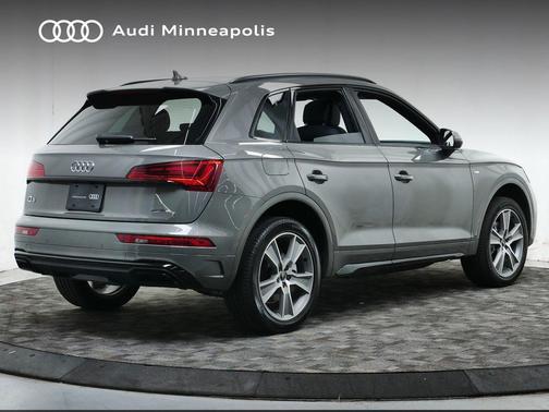 2025 Audi Q5 45 S line Premium