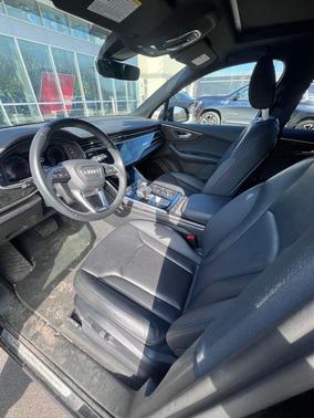 2022 Audi Q7 55 Premium Plus
