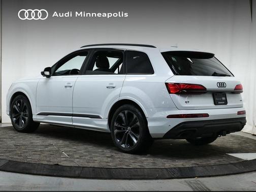 2025 Audi Q7 55 Premium Plus