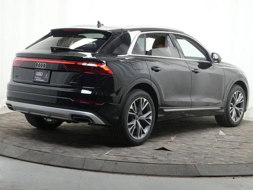 Mythos Black Metallic 2026 Audi Q8 55 Premium Plus