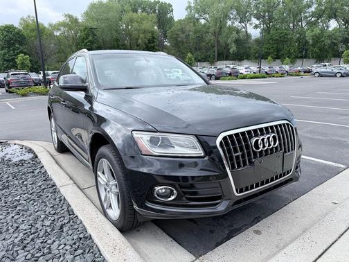 Brilliant Black 2014 Audi Q5 3.0T Premium Plus