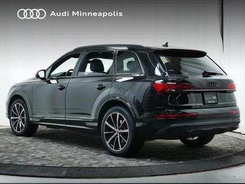 2022 Audi Q7 55 Premium Plus
