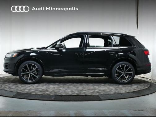 2022 Audi Q7 55 Premium Plus