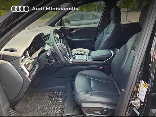 2022 Audi Q7 55 Premium Plus