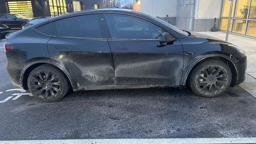 2022 Tesla Model Y Long Range Dual Motor All-Wheel Drive