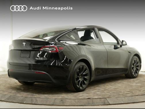 2022 Tesla Model Y Long Range Dual Motor All-Wheel Drive