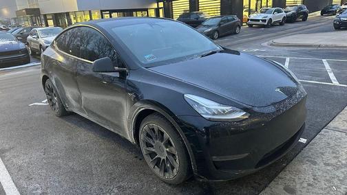 2022 Tesla Model Y Long Range Dual Motor All-Wheel Drive