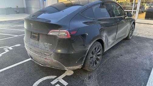 2022 Tesla Model Y Long Range Dual Motor All-Wheel Drive