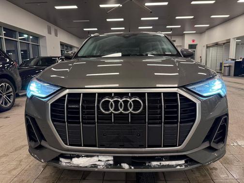 2024 Audi Q3 Premium 45 TFSI S line quattro Tiptronic