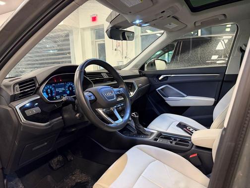 2024 Audi Q3 Premium 45 TFSI S line quattro Tiptronic