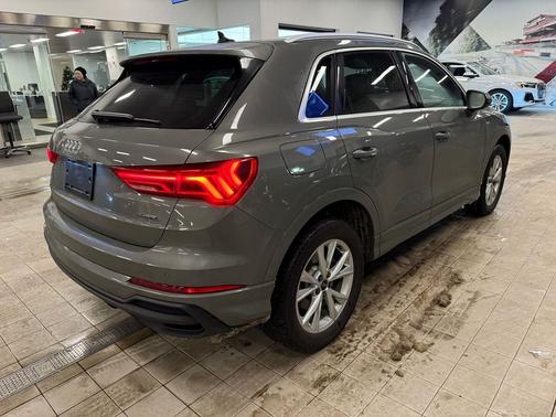 2024 Audi Q3 Premium 45 TFSI S line quattro Tiptronic