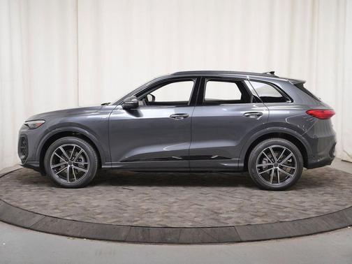 Tambora Gray Metallic 2026 Audi Q5 Prestige TFSI quattro S tronic