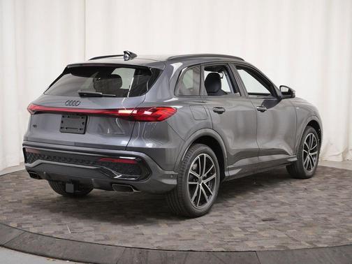 Tambora Gray Metallic 2026 Audi Q5 Prestige TFSI quattro S tronic