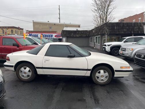 1990 Buick Reatta Base 2dr Coupe