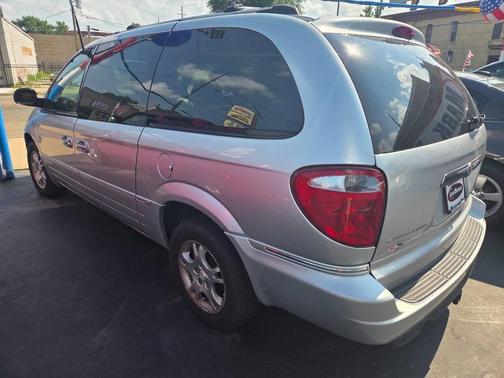 2005 Chrysler Town & Country Limited