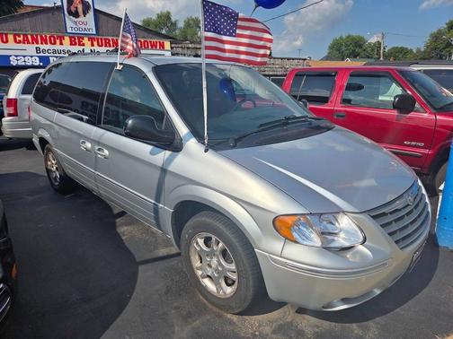 2005 Chrysler Town & Country Limited