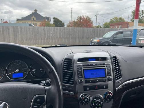 2012 Hyundai SANTA FE SE
