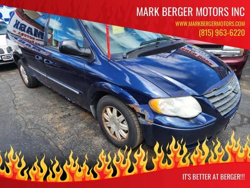 2005 Chrysler Town & Country Touring
