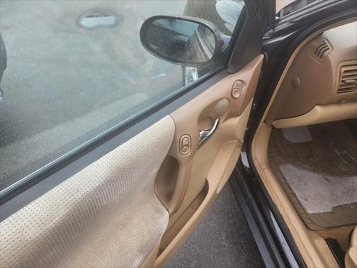 2000 Saturn LS 1