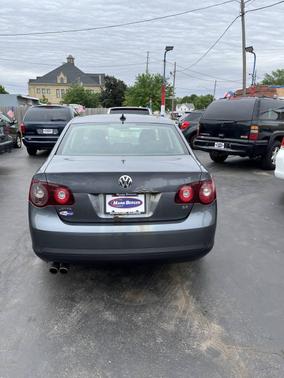 Platinum Gray Metallic 2010 Volkswagen Jetta SE