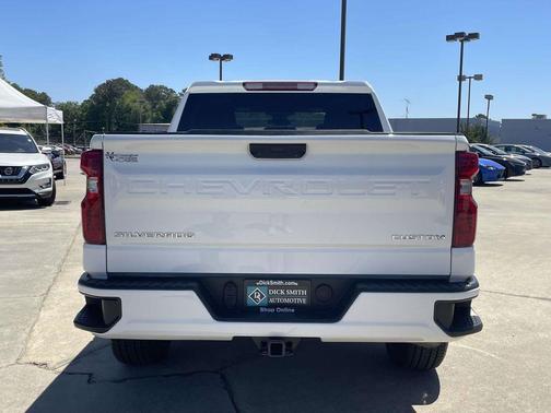 Summit White 2024 Chevrolet Silverado 1500 Custom