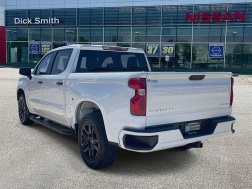 Summit White 2024 Chevrolet Silverado 1500 Custom